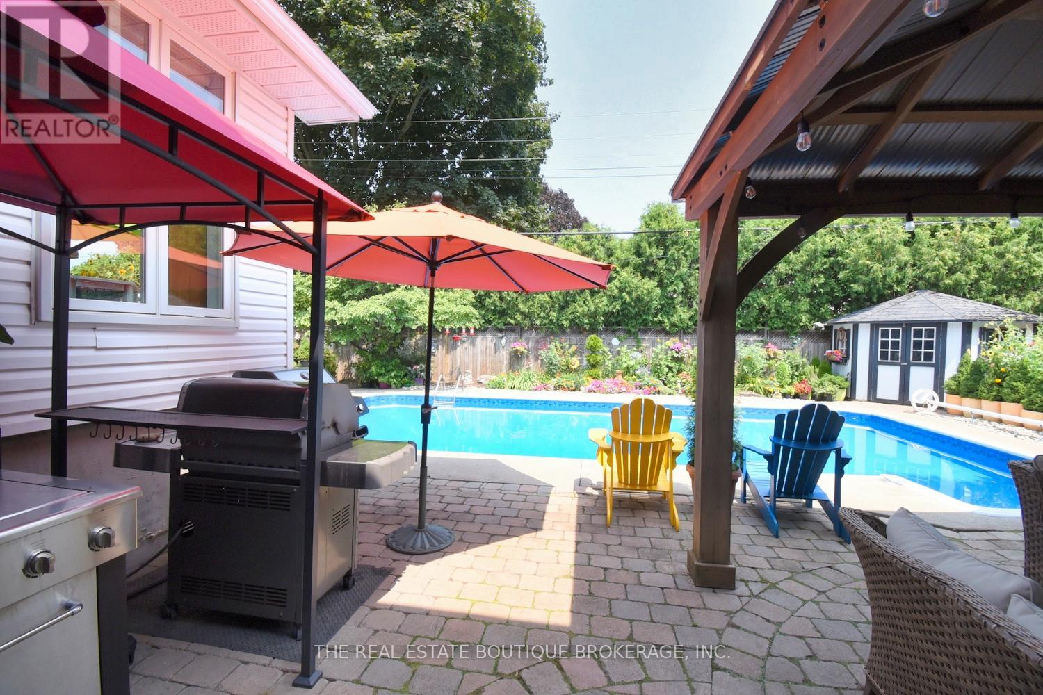 Photo 7 of 4131 Lorraine Crescent, Burlington ON