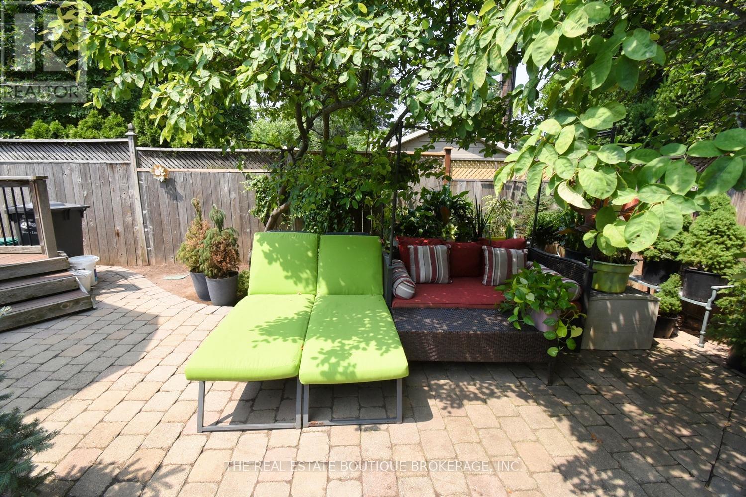 Photo 44 of 4131 Lorraine Crescent, Burlington ON
