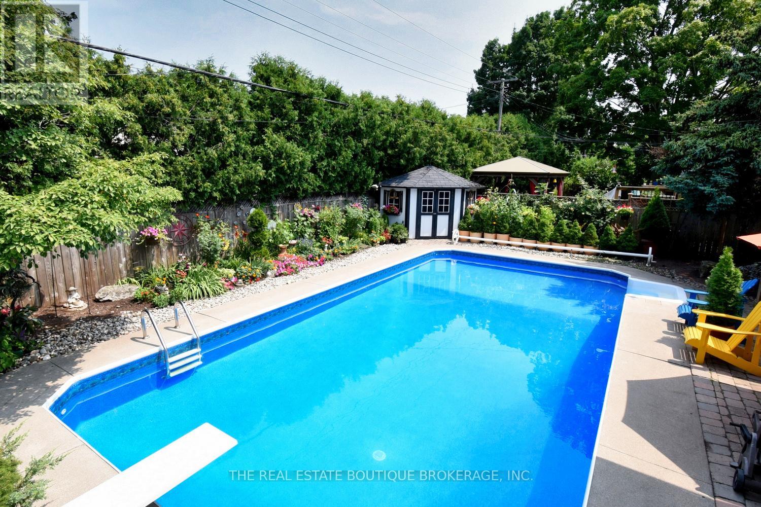 Photo 20 of 4131 Lorraine Crescent, Burlington ON