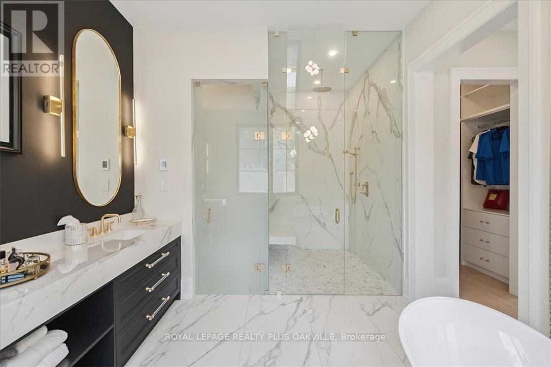 Photo 2 of 234 Walby Drive, Oakville ON