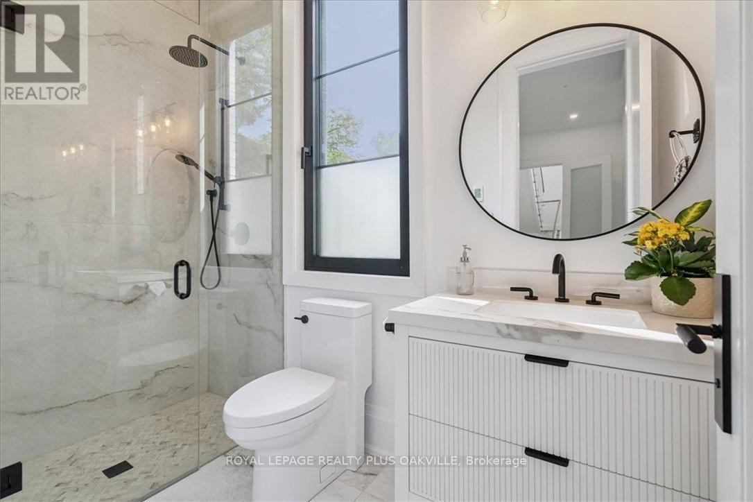 Photo 3 of 234 Walby Drive, Oakville ON