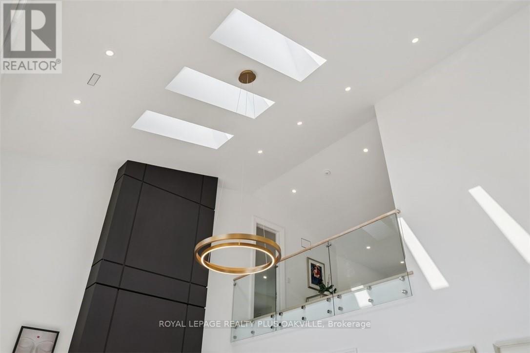 Photo 4 of 234 Walby Drive, Oakville ON