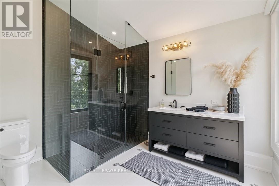 Photo 34 of 234 Walby Drive, Oakville ON