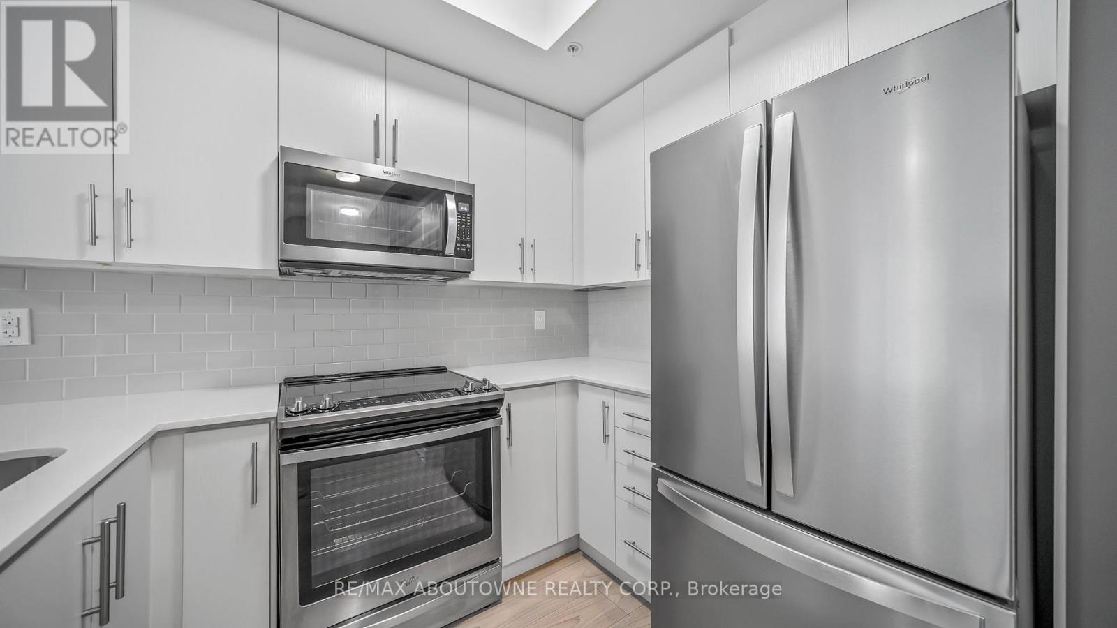 Photo 3 of 4 3473 Widdicombe Way, Mississauga ON