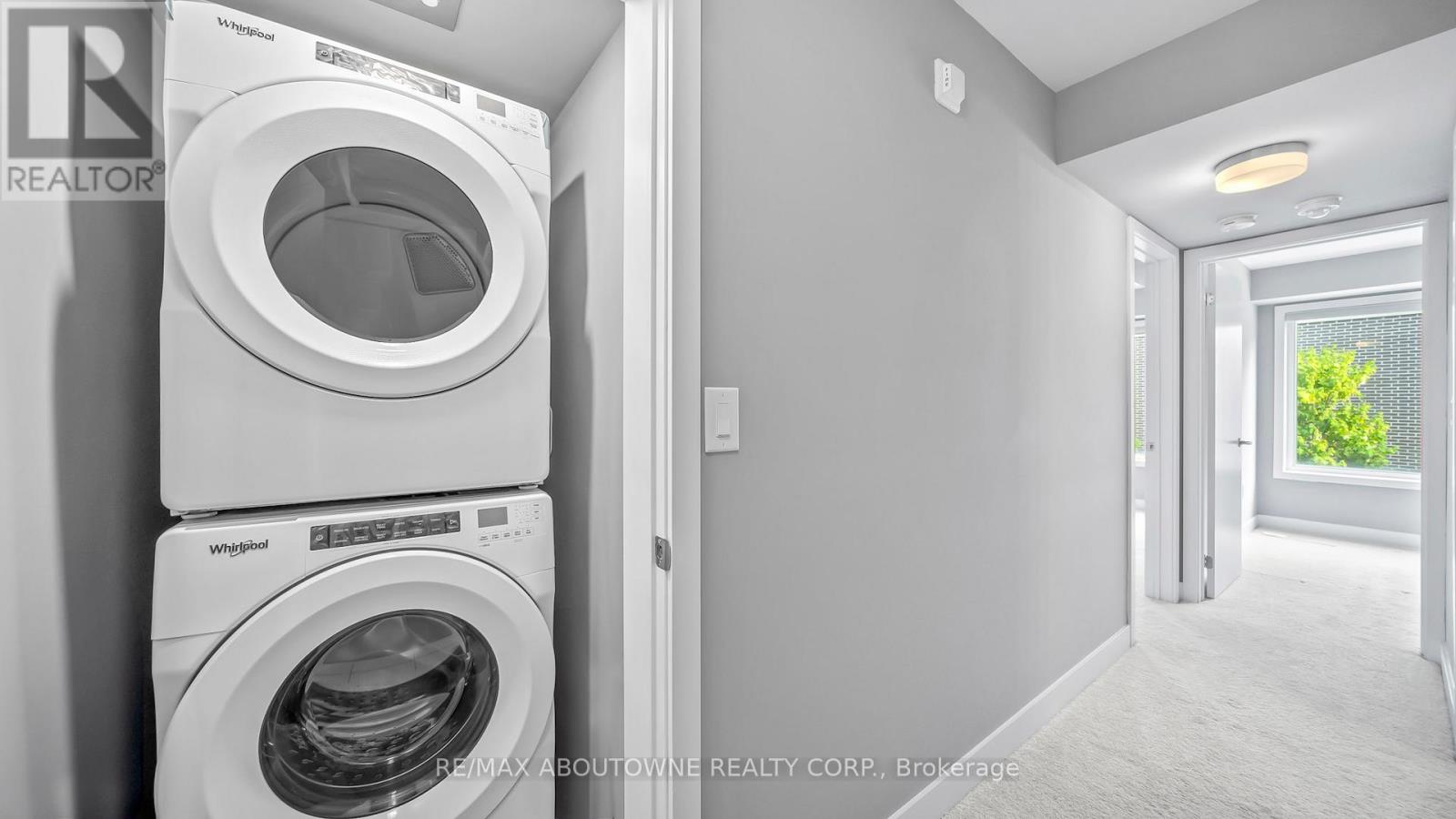 Photo 2 of 4 3473 Widdicombe Way, Mississauga ON