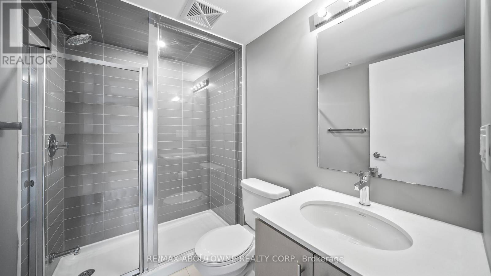 Photo 27 of 4 3473 Widdicombe Way, Mississauga ON