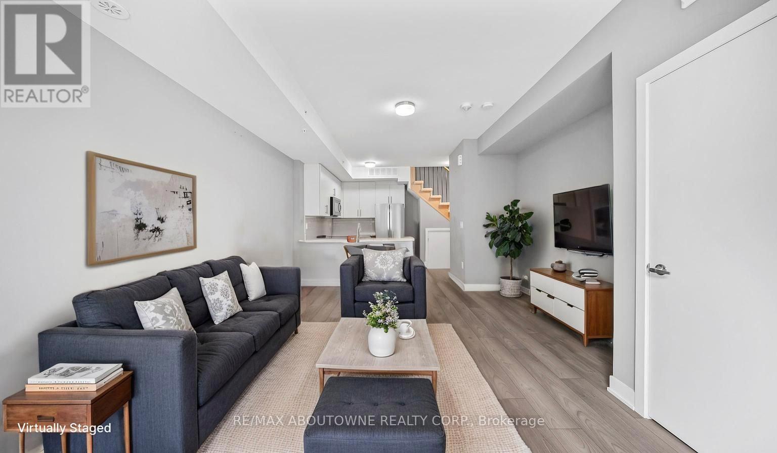 Photo 9 of 4 3473 Widdicombe Way, Mississauga ON