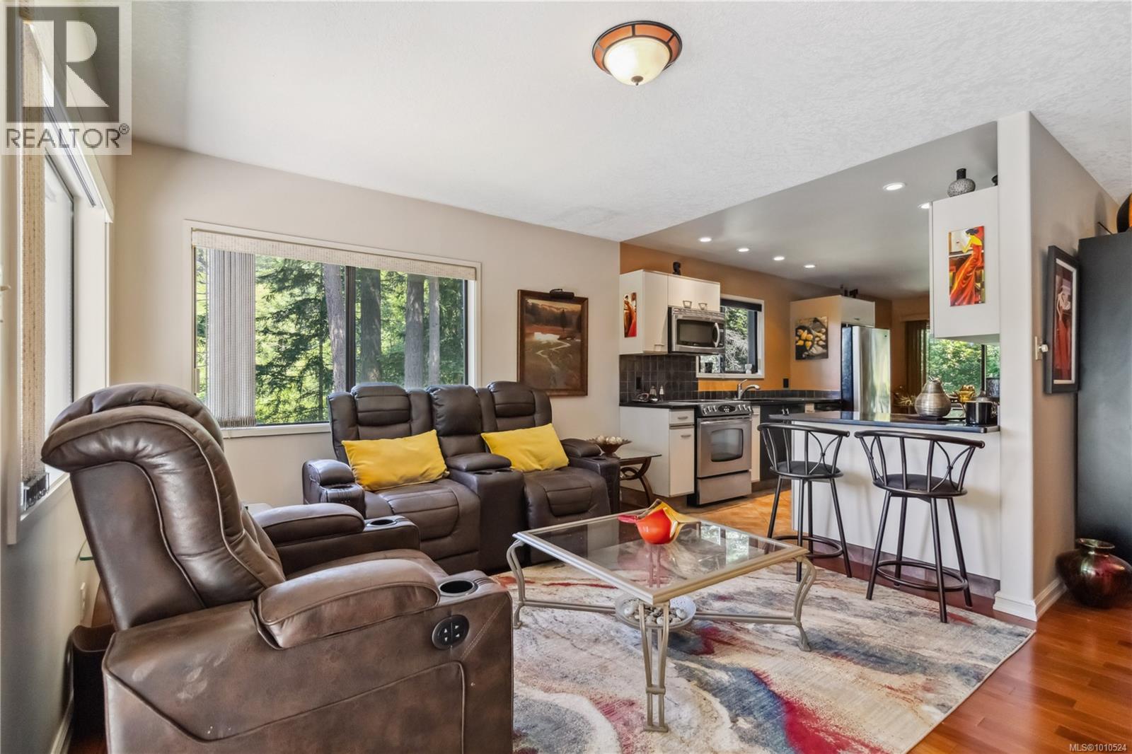 1 981 Fir Tree Glen, Saanich