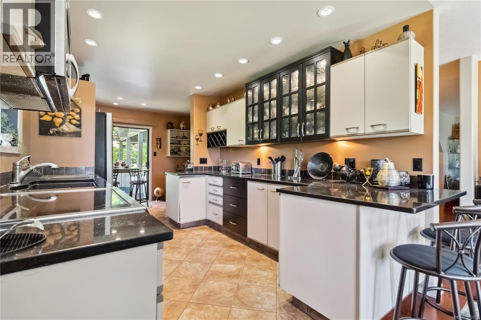 1 981 Fir Tree Glen, Saanich