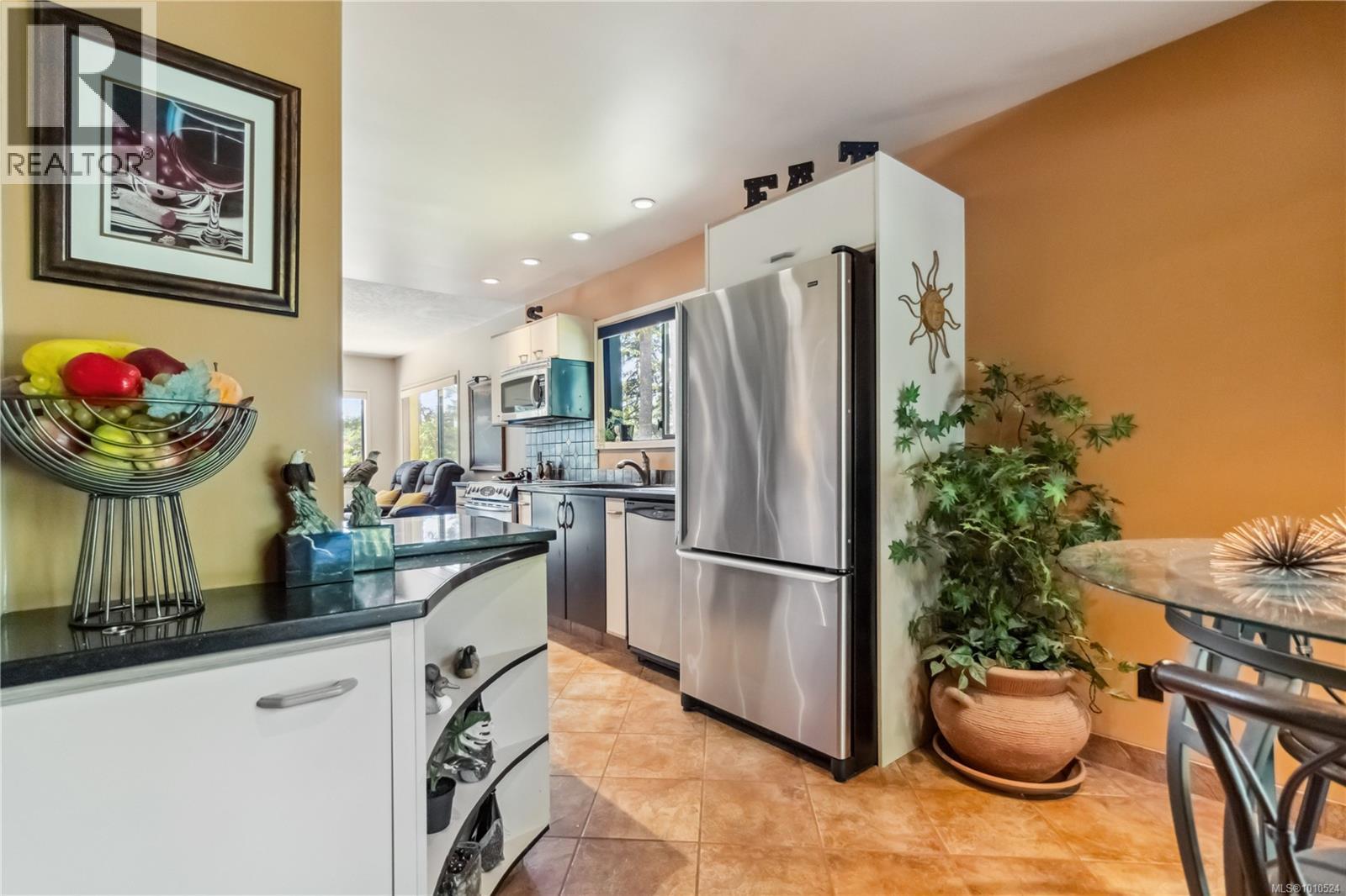 1 981 Fir Tree Glen, Saanich