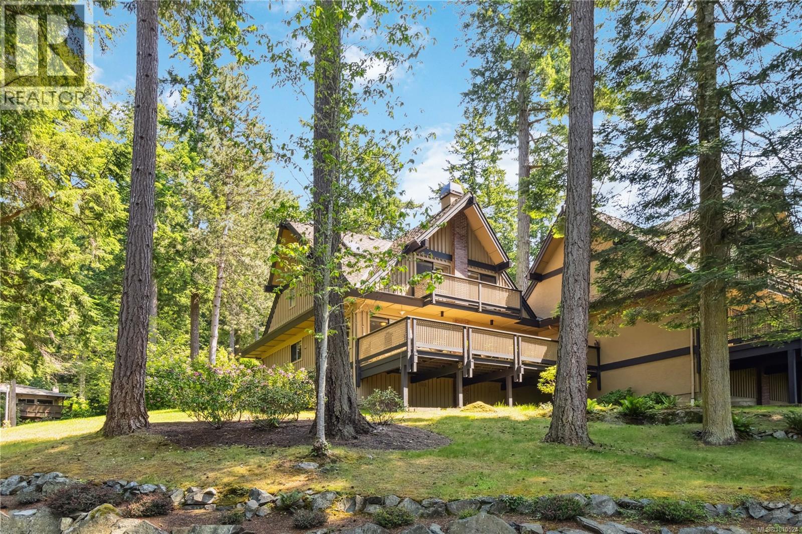1 981 Fir Tree Glen, Saanich
