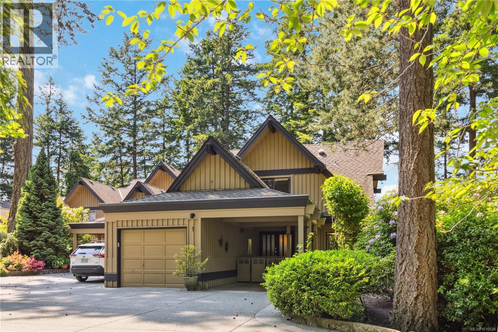 1 981 Fir Tree Glen, Saanich