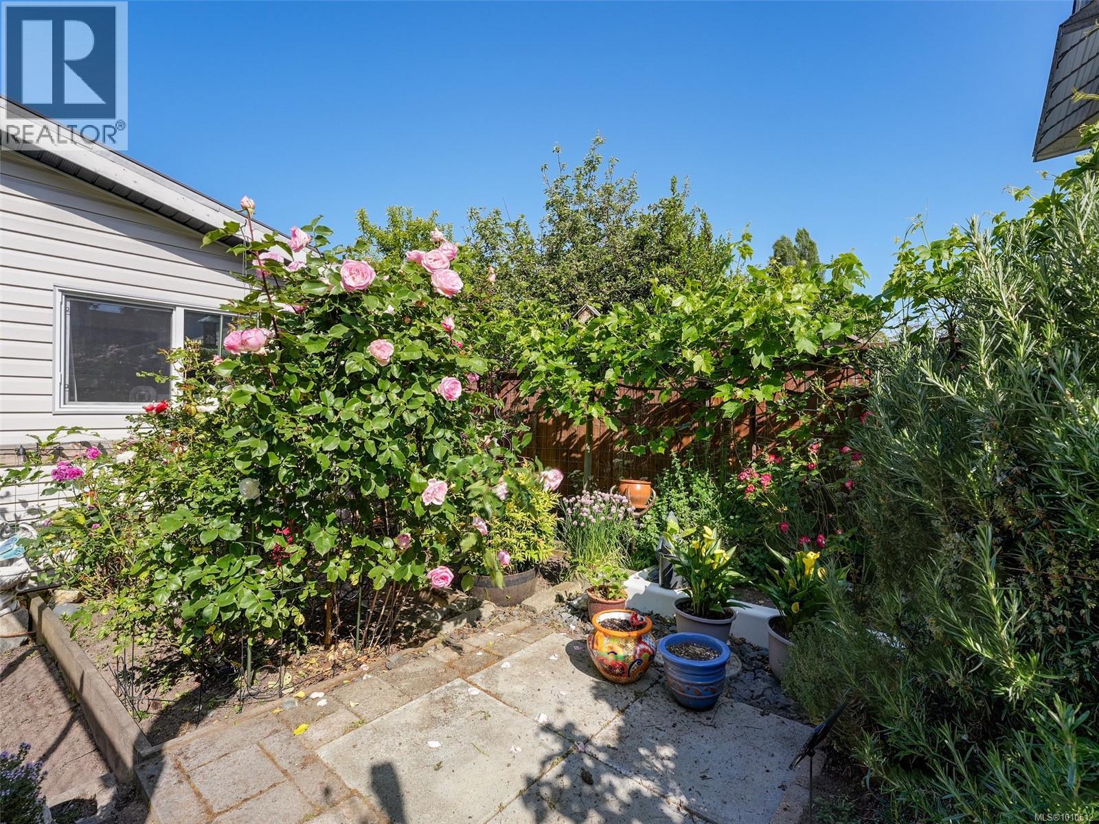 Photo 38 of 3102 Yew St, Victoria BC