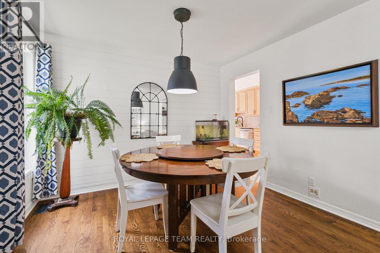 Photo 9 of 22 Avonhurst Avenue, Ottawa ON