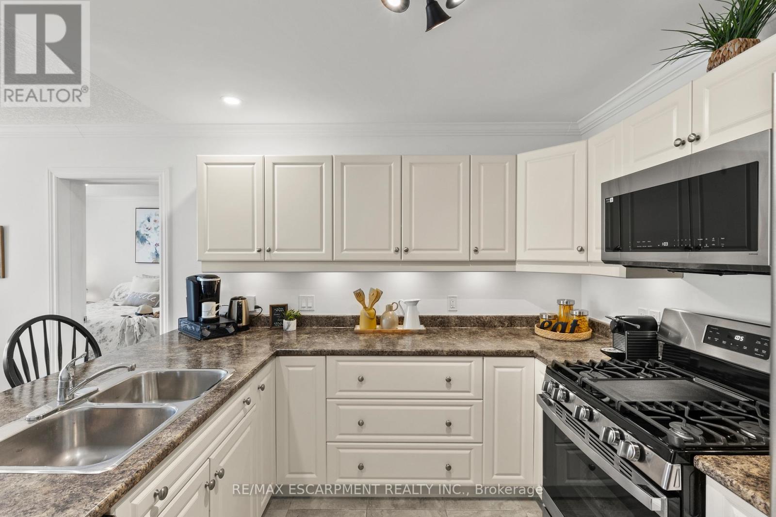 Photo 1 of 3923 Sunset Lane, Lincoln ON