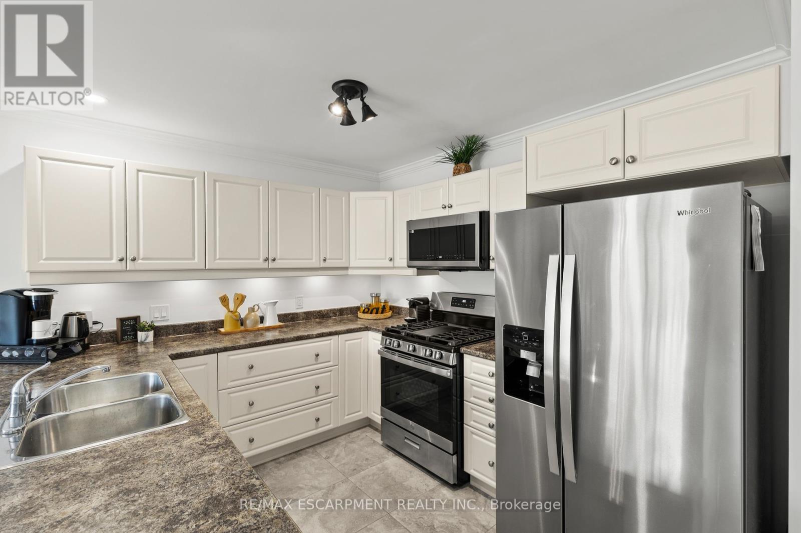 Photo 15 of 3923 Sunset Lane, Lincoln ON