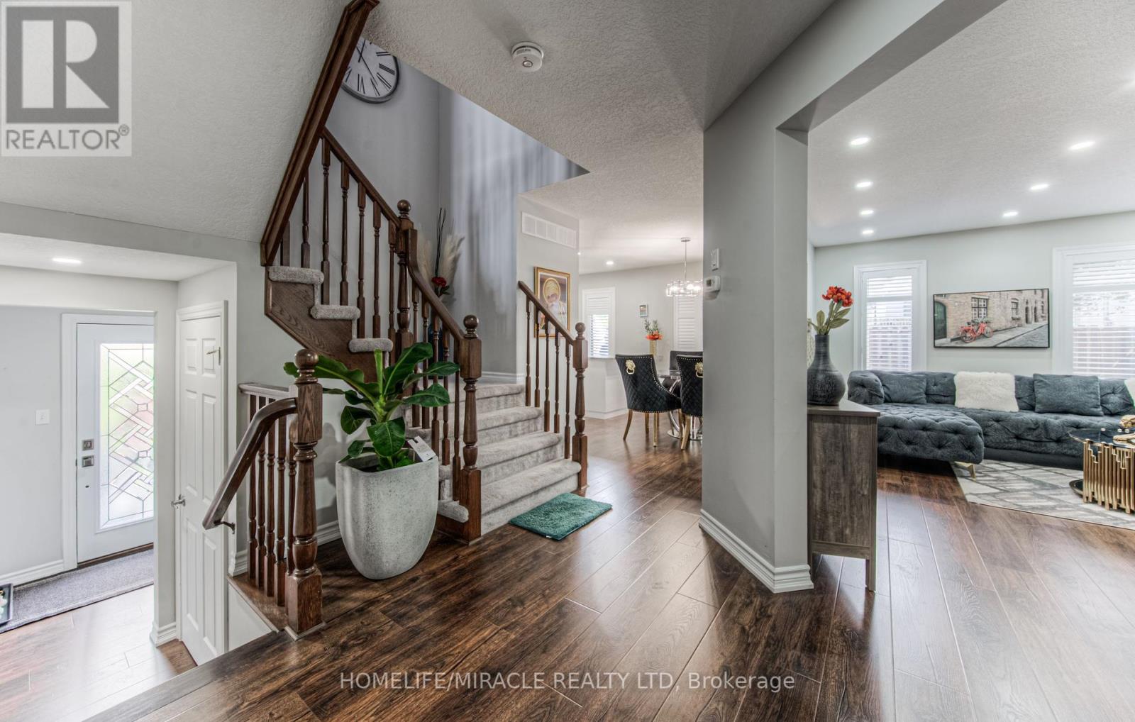Photo 19 of 37 Albert Street, Cambridge ON