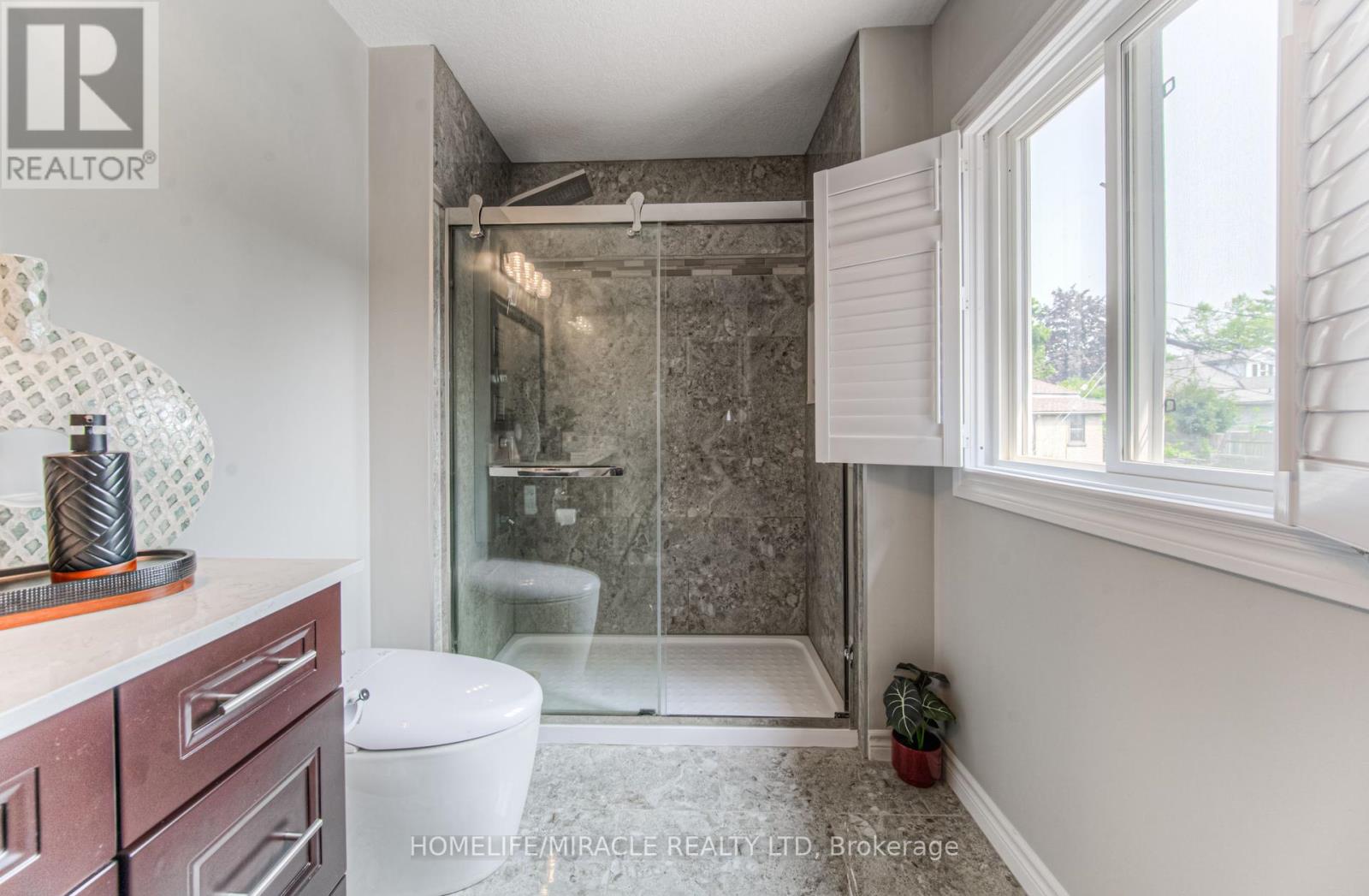 Photo 27 of 37 Albert Street, Cambridge ON