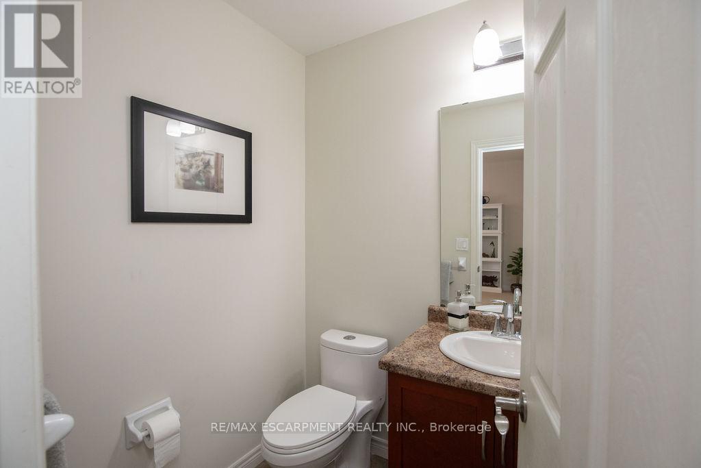 Photo 10 of 69 Winslow Way, Hamilton ON