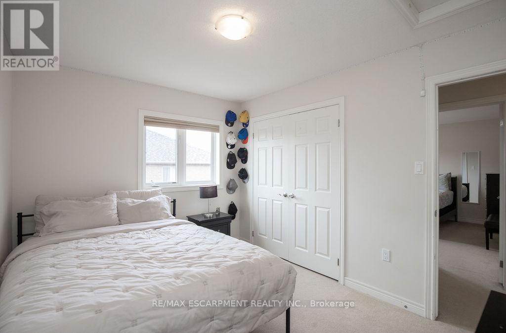 Photo 34 of 69 Winslow Way, Hamilton ON