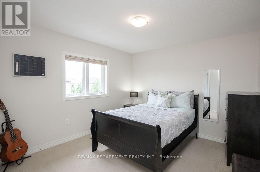 Photo 35 of 69 Winslow Way, Hamilton ON