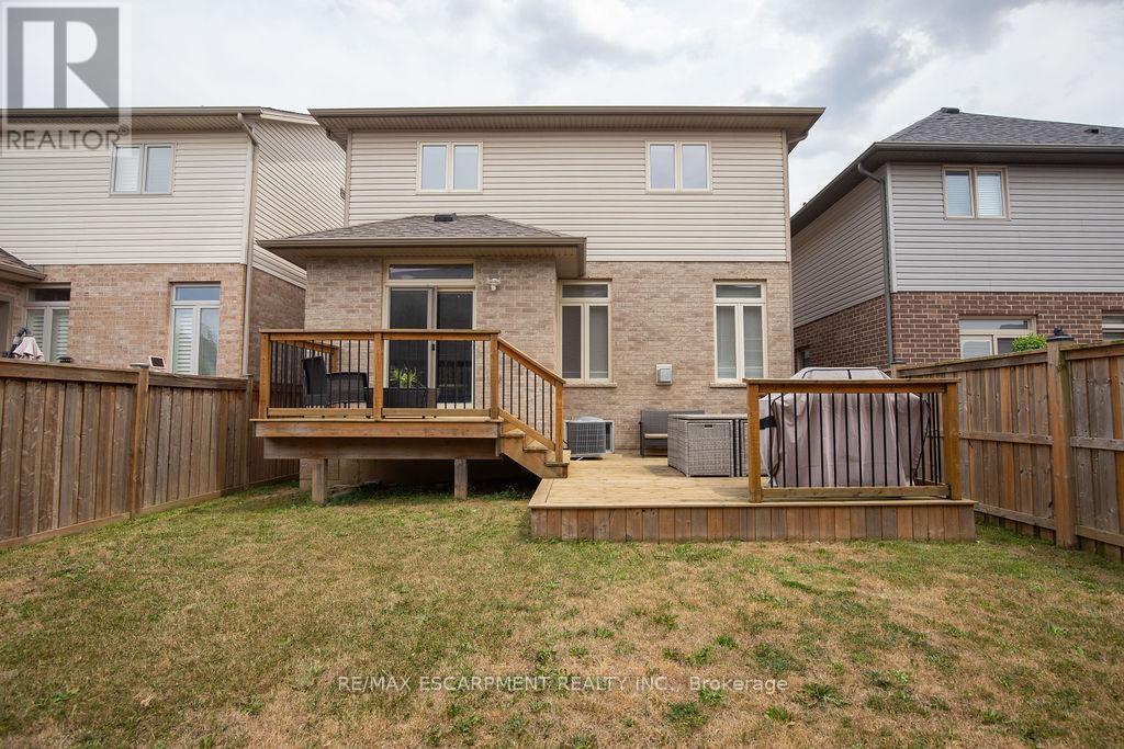 Photo 49 of 69 Winslow Way, Hamilton ON