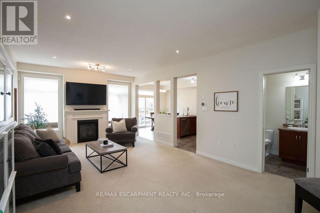 Photo 8 of 69 Winslow Way, Hamilton ON