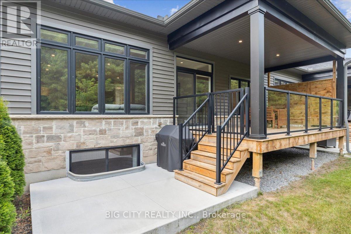 Photo 10 of 23 9150 Willoughby Drive, Niagara Falls ON