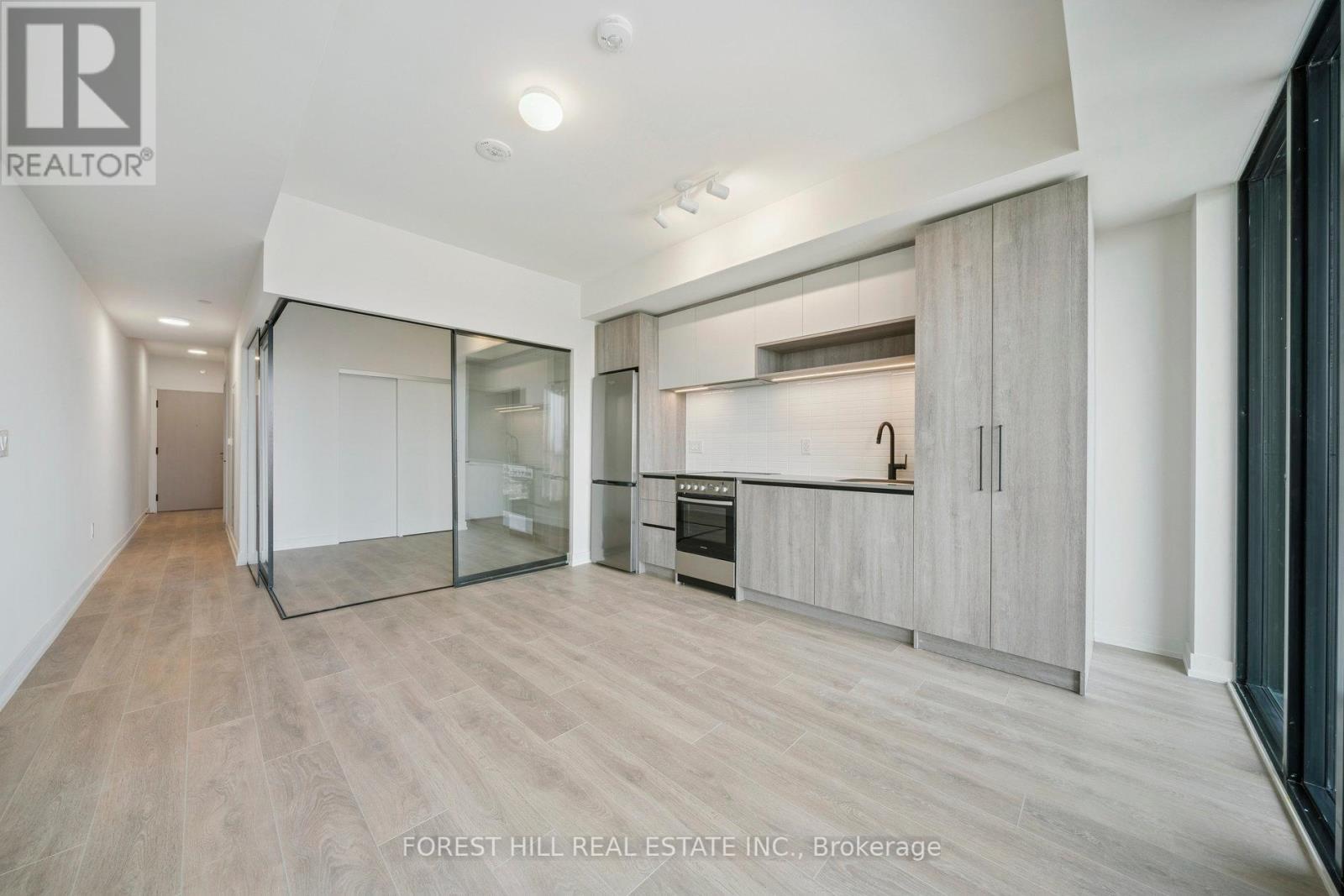 Photo 8 of 1114 181 Sterling Road, Toronto ON