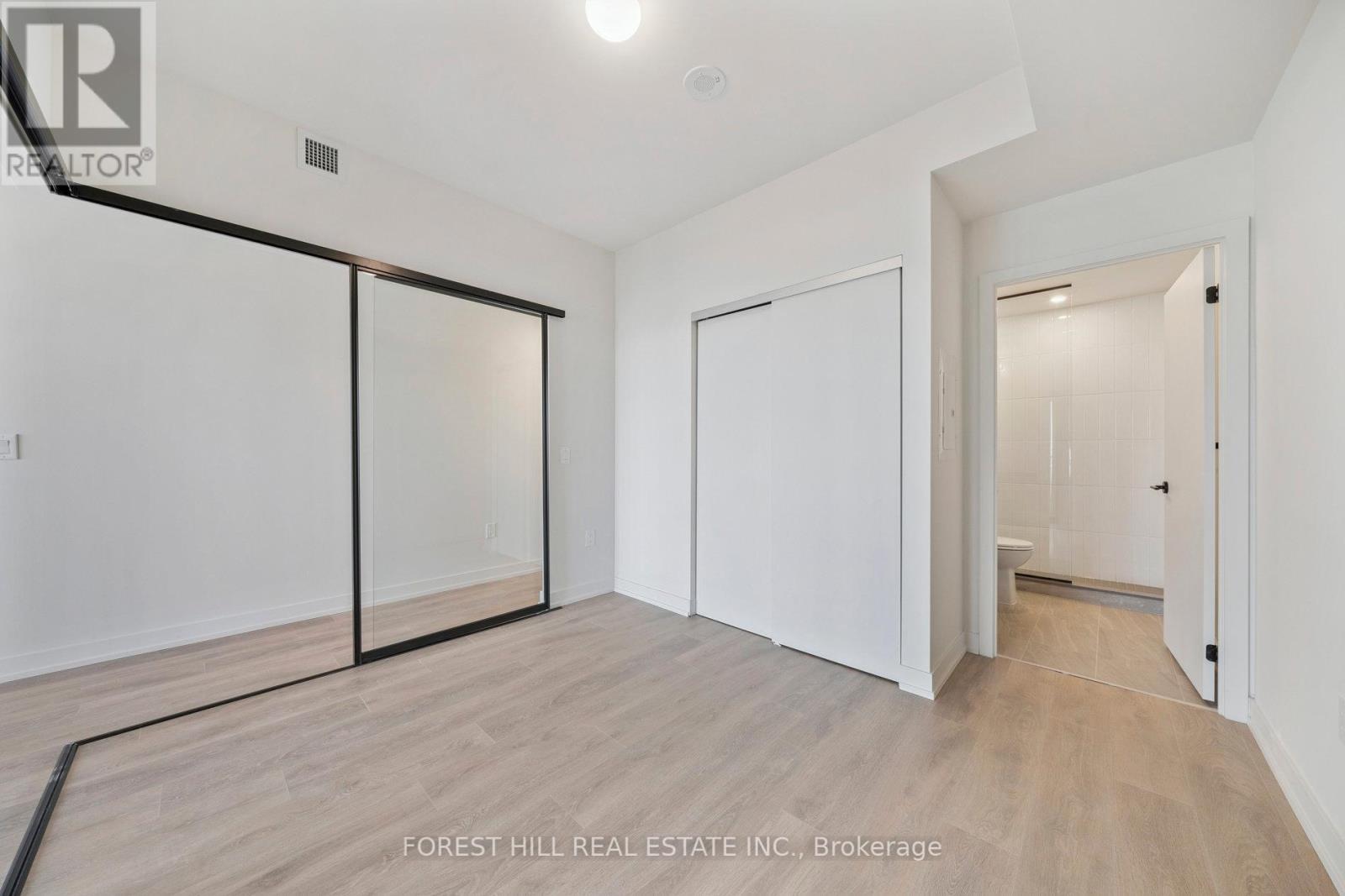 Photo 4 of 1114 181 Sterling Road, Toronto ON