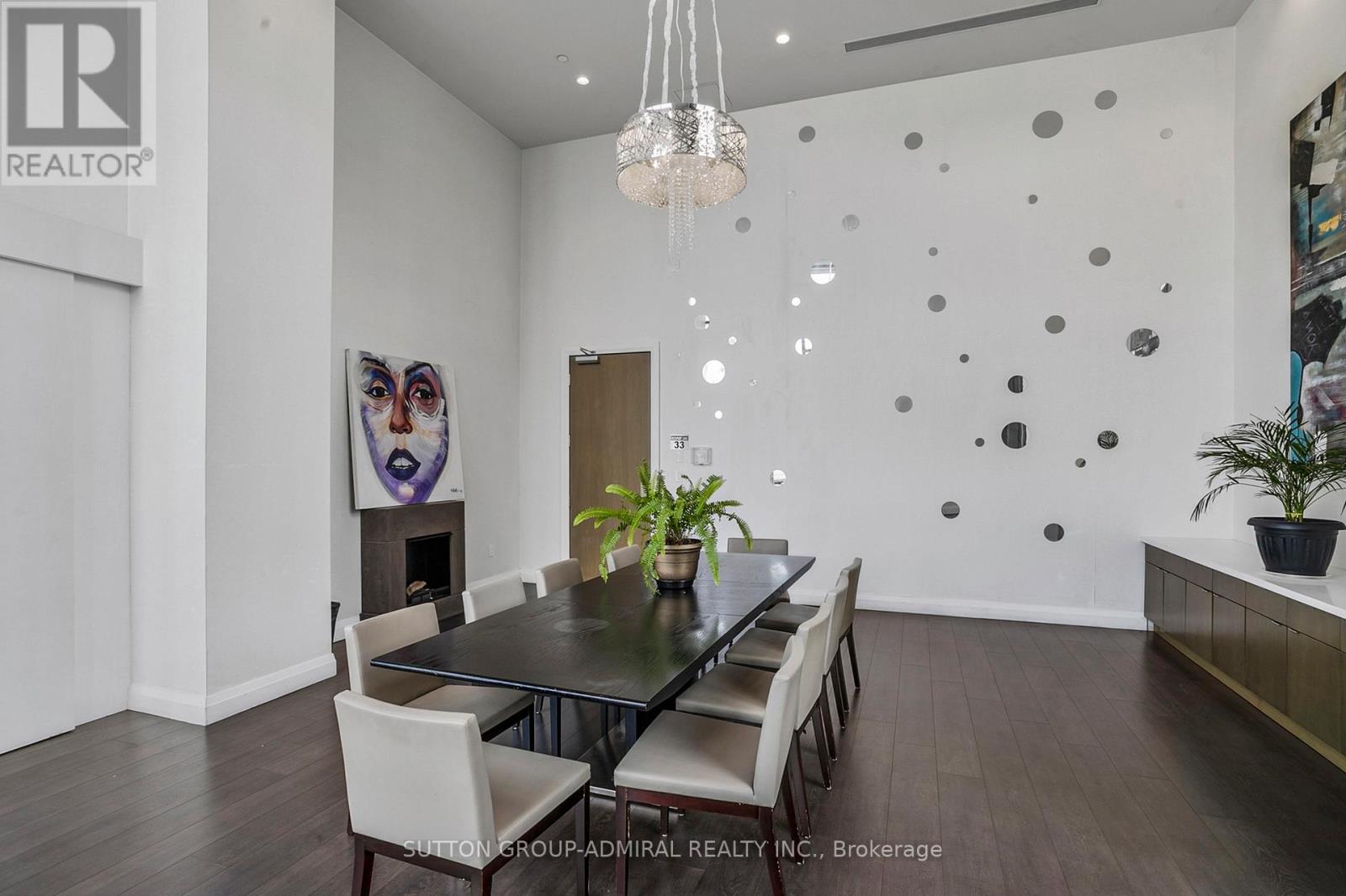 Photo 4 of Ph 09 68 Canterbury Place, Toronto ON