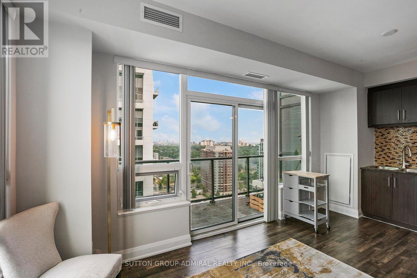 Photo 10 of Ph 09 68 Canterbury Place, Toronto ON