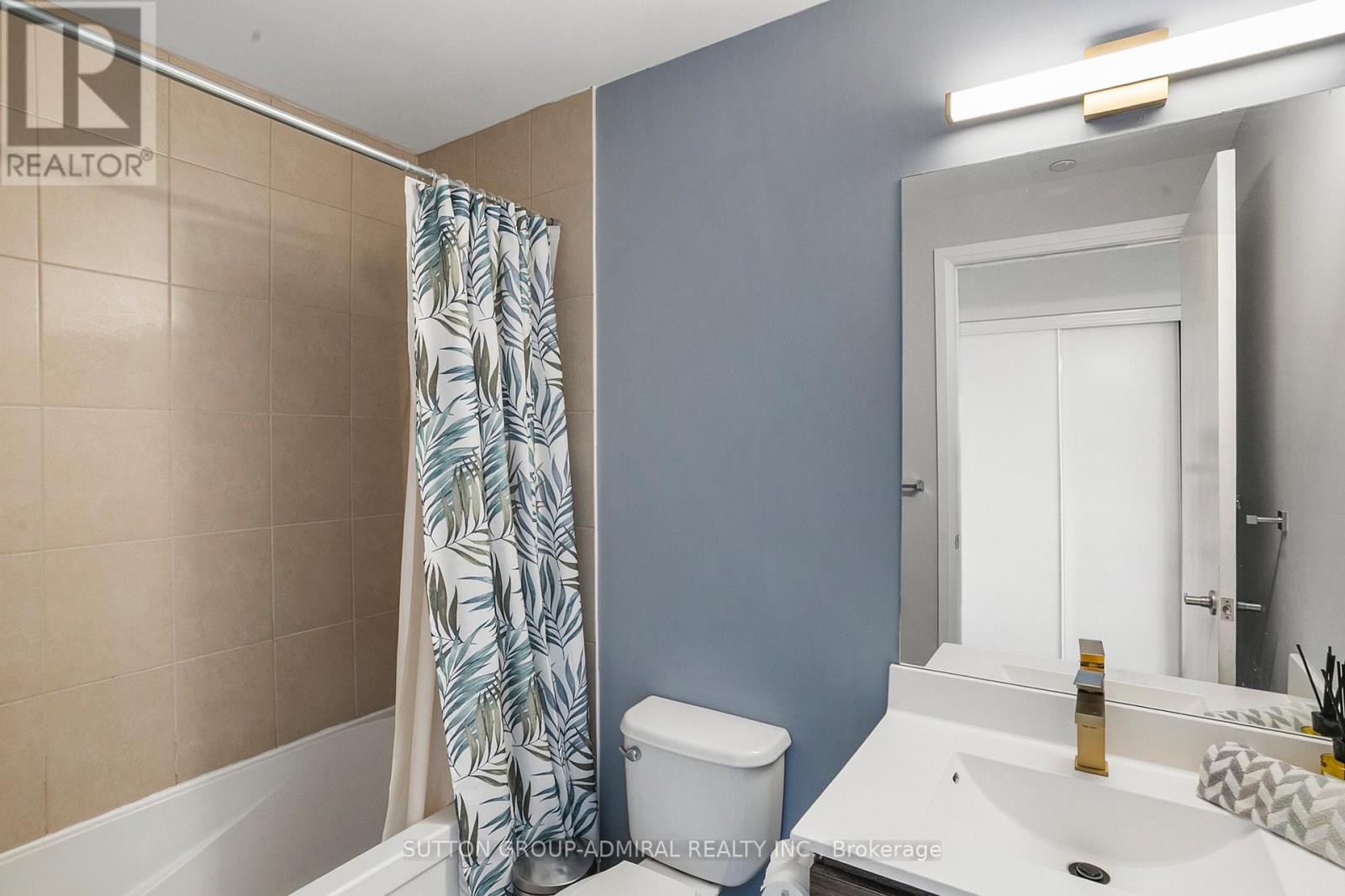 Photo 7 of Ph 09 68 Canterbury Place, Toronto ON