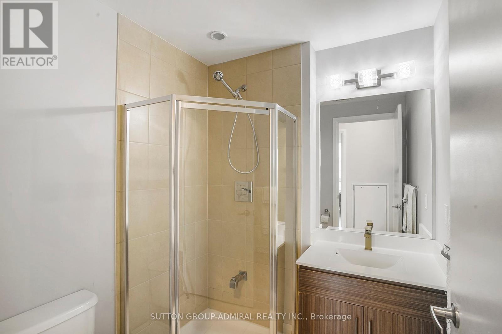 Photo 3 of Ph 09 68 Canterbury Place, Toronto ON