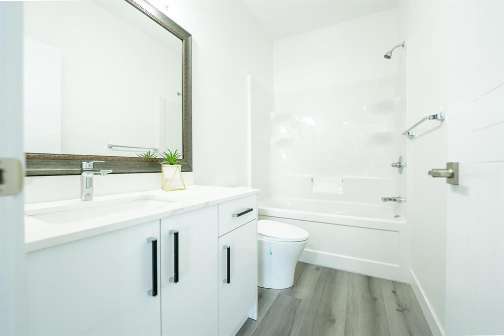 Photo 13 of 49 13 Garton Avenue, Winnipeg MB