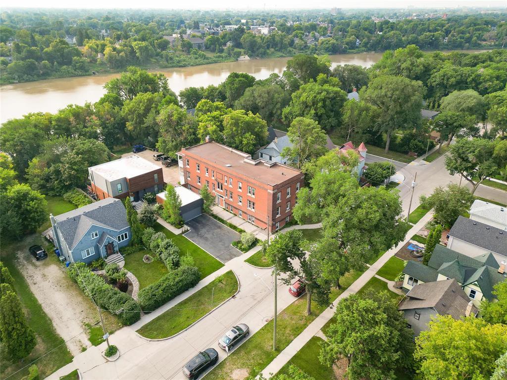 Photo 7 of 8 105 Scotia Street, Winnipeg MB