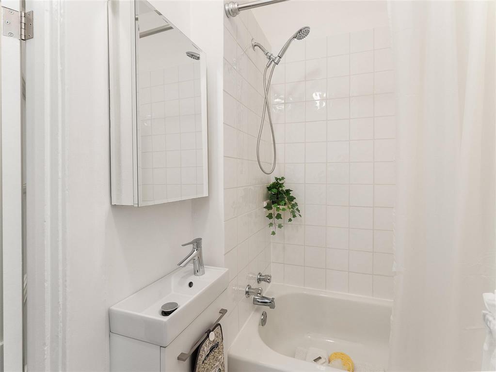 Photo 17 of 8 105 Scotia Street, Winnipeg MB