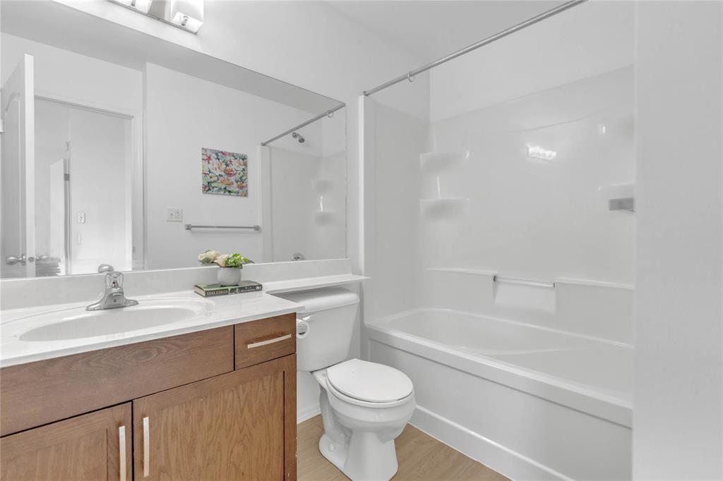 Photo 3 of 271 Castlebury Meadows Drive, Winnipeg MB