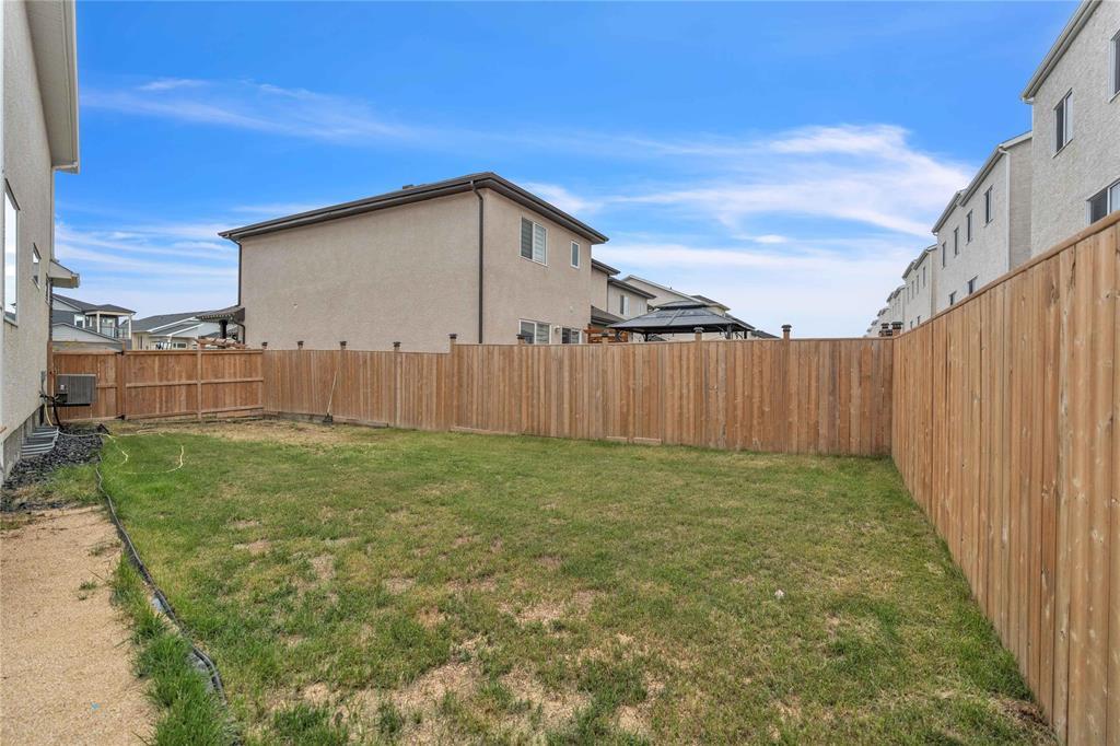 Photo 28 of 271 Castlebury Meadows Drive, Winnipeg MB