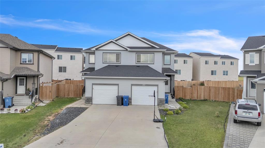 Photo 10 of 271 Castlebury Meadows Drive, Winnipeg MB