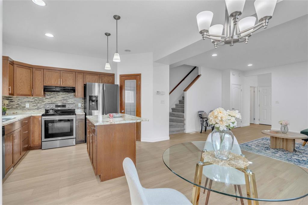 Photo 6 of 271 Castlebury Meadows Drive, Winnipeg MB