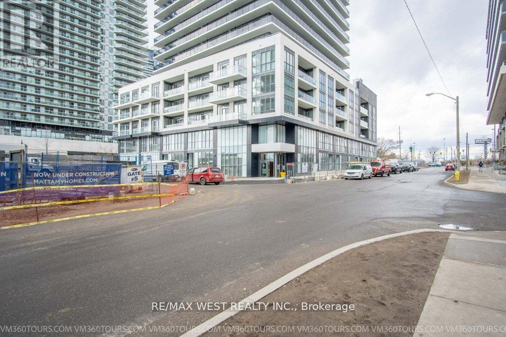 Photo 2 of 3602 70 Annie Craig Drive, Toronto ON
