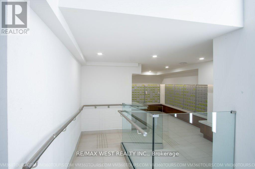 Photo 43 of 3602 70 Annie Craig Drive, Toronto ON