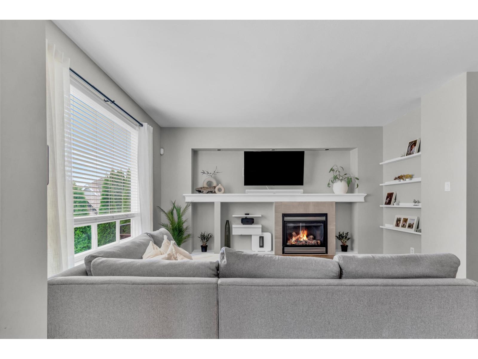 Photo 9 of 6640 192 Street, Surrey BC