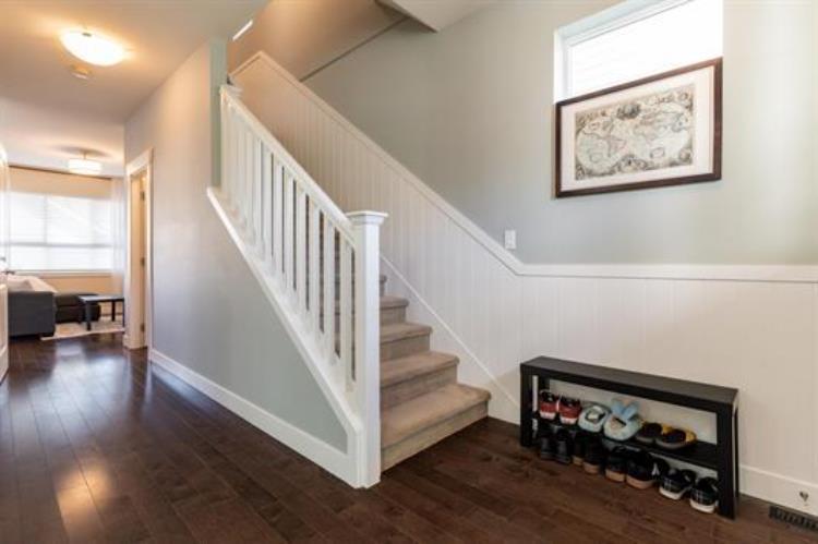 Photo 4 of 336 172 Street, Surrey BC
