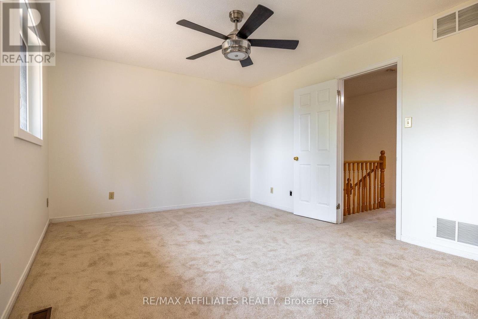 Photo 13 of 14 Castlefield Avenue, Ottawa ON