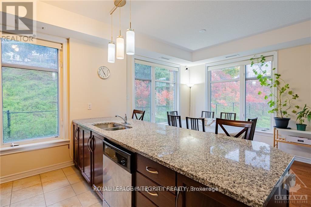 Photo 4 of 103 160 Guelph Private, Ottawa ON