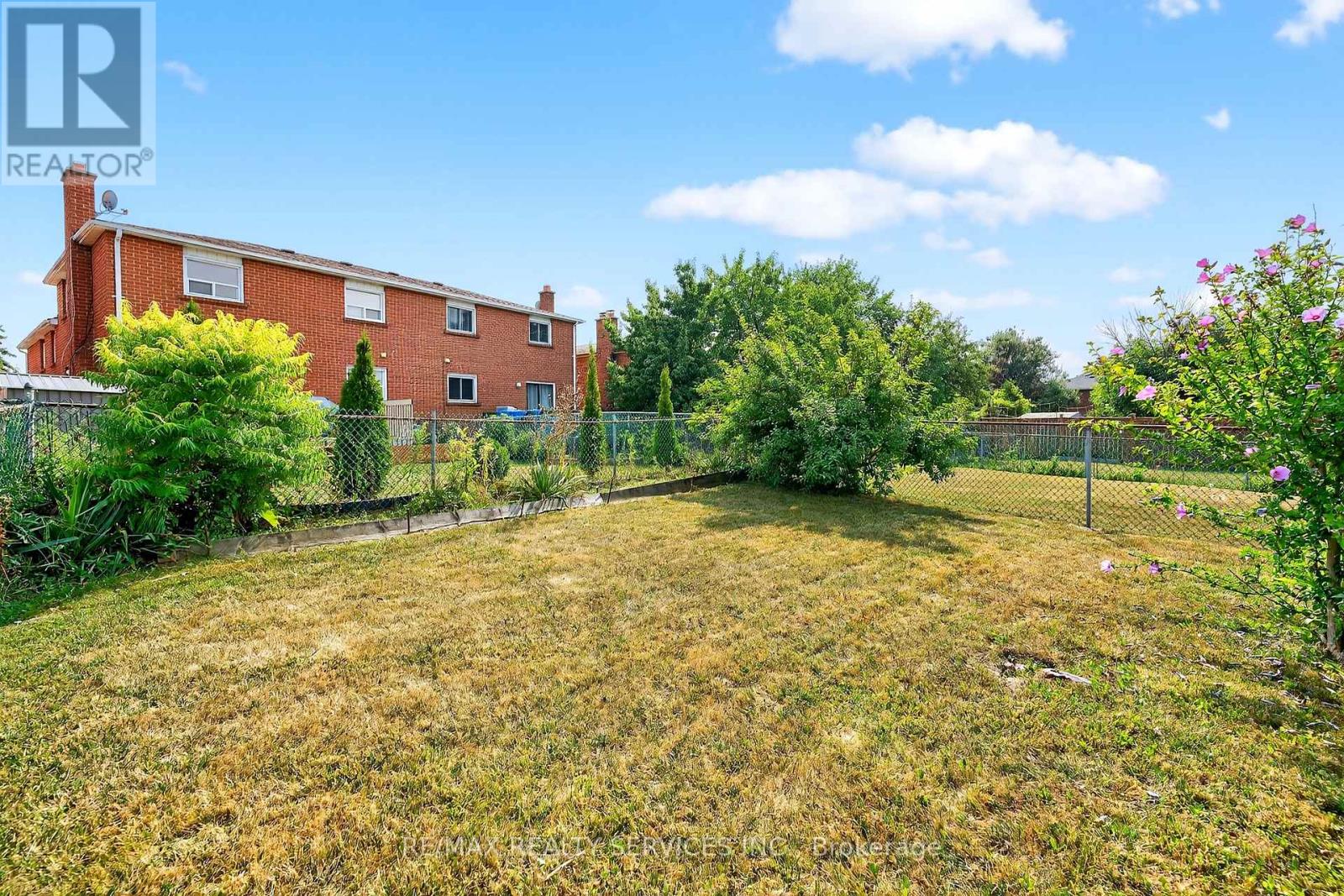 Photo 30 of 87 Birch Meadow Outlook, Vaughan ON