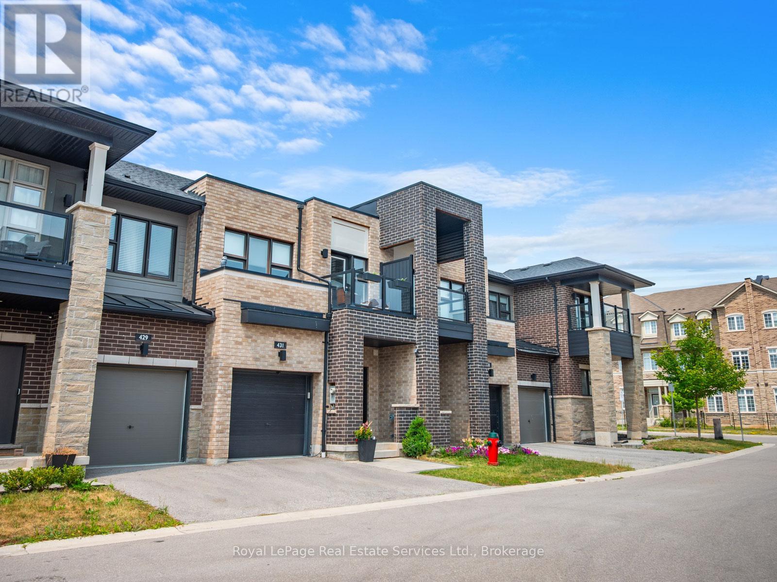 Photo 2 of 431 Athabasca Common, Oakville ON