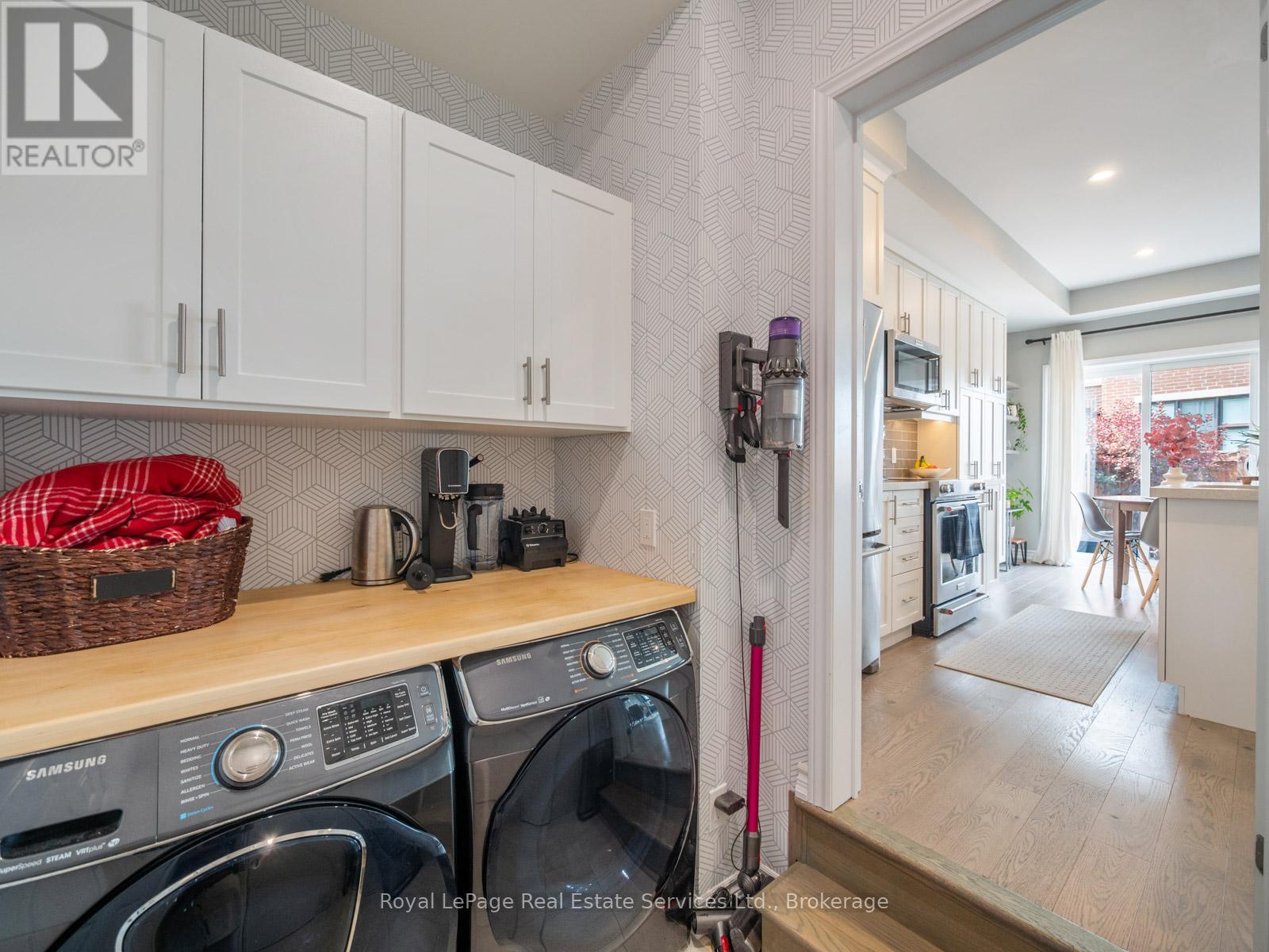 Photo 20 of 431 Athabasca Common, Oakville ON